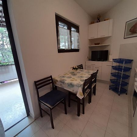 House-Apartments Ela -Mirca- Family Holiday Mirca  Экстерьер фото